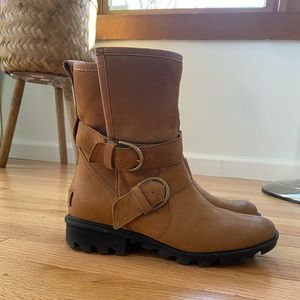Sorel women’s caramel boots